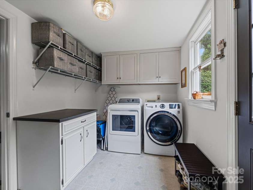 4065 Mountainview Street, Gastonia, NC 28056.  MLS# CAR4290116, YatesRealty ID 33115. Laundry room on main level