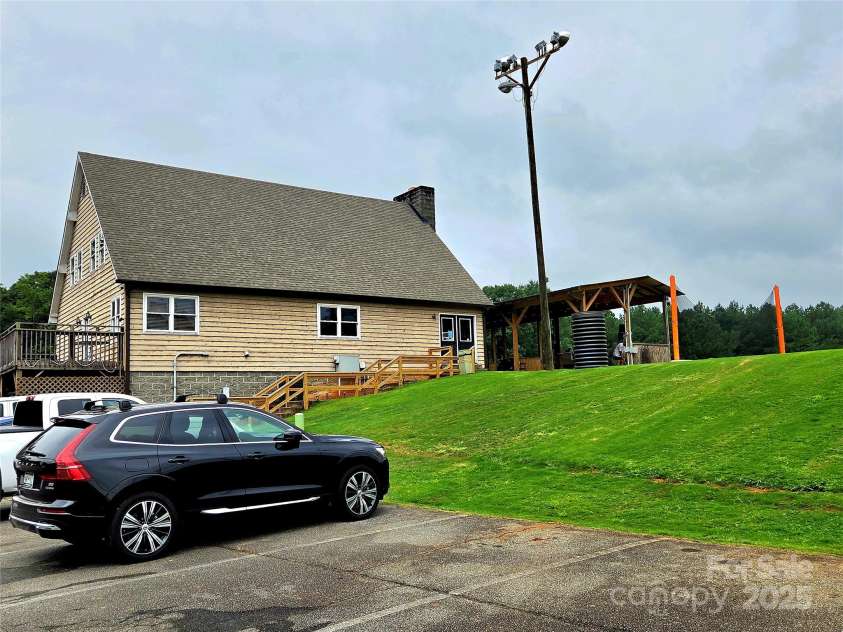4065 Mountainview Street, Gastonia, NC 28056.  MLS# CAR4290116, YatesRealty ID 33115. Mountain View golf range
