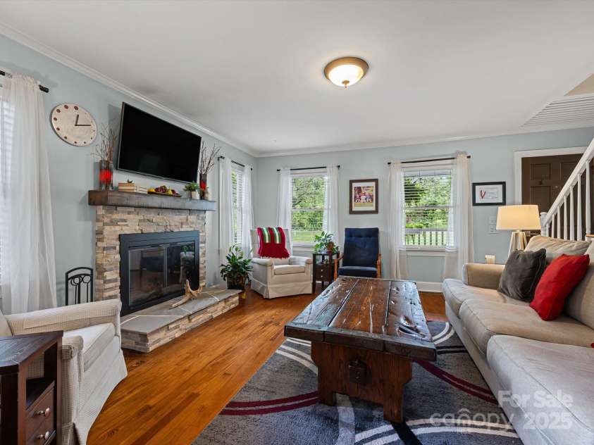 4065 Mountainview Street, Gastonia, NC 28056.  MLS# CAR4290116, YatesRealty ID 33115. View of FR from dining area