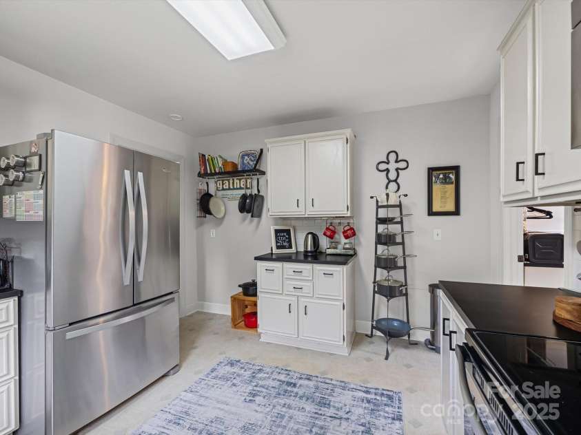 4065 Mountainview Street, Gastonia, NC 28056.  MLS# CAR4290116, YatesRealty ID 33115. Whirlpool refrigerator conveys