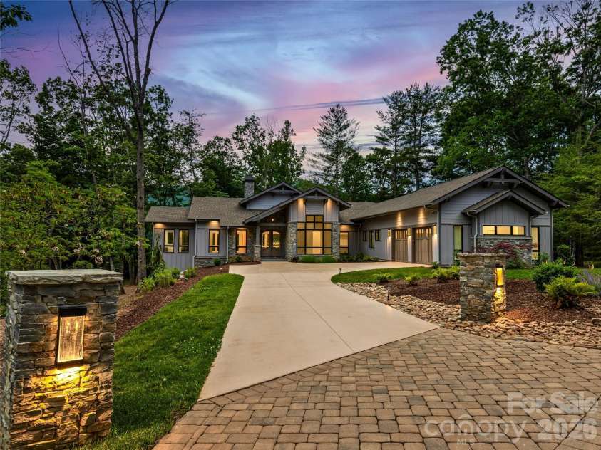 17 Nestlewood Drive, Arden, NC 28704.  MLS# CAR4392357, YatesRealty ID 33116. 