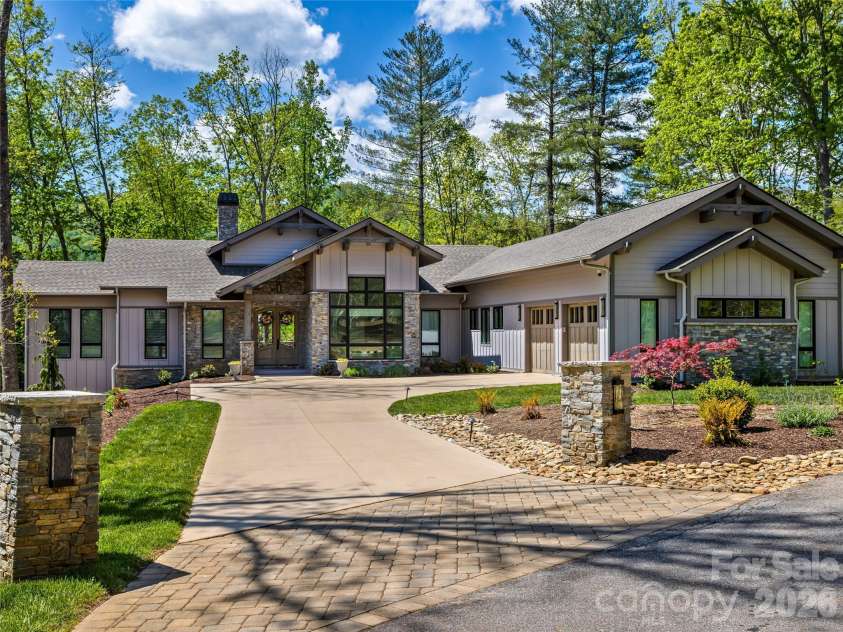 17 Nestlewood Drive, Arden, NC 28704.  MLS# CAR4392357, YatesRealty ID 33116. 