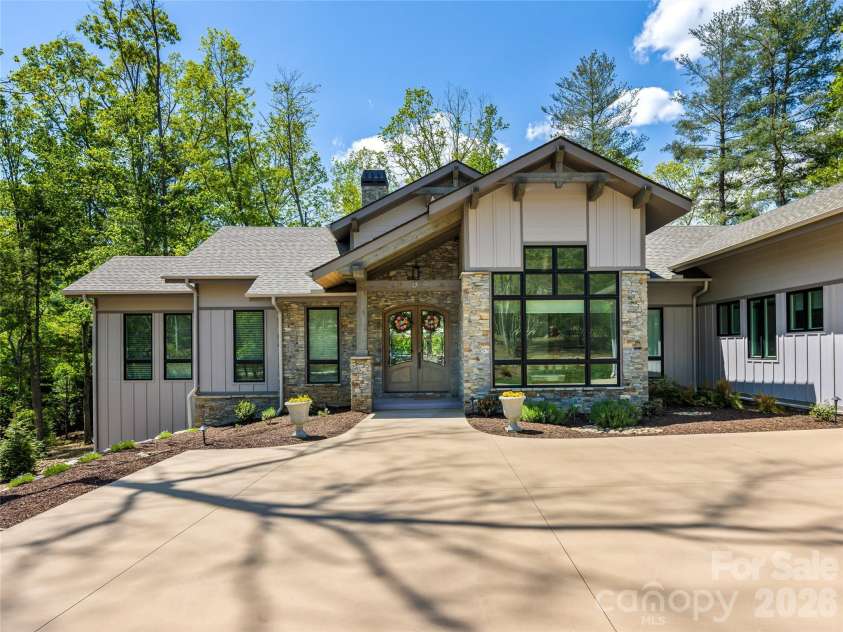 17 Nestlewood Drive, Arden, NC 28704.  MLS# CAR4392357, YatesRealty ID 33116. 