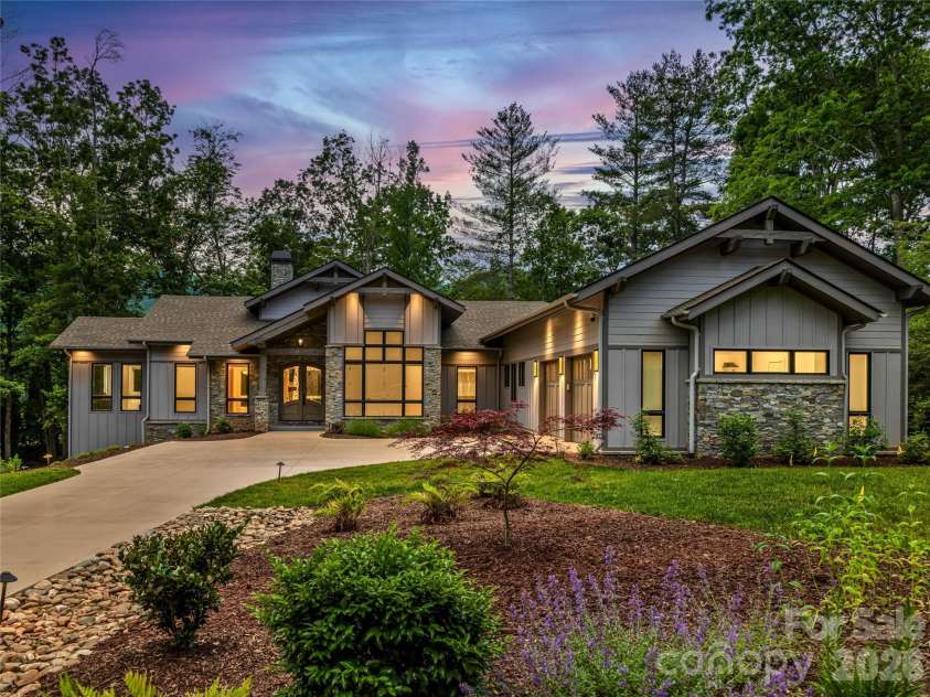 17 Nestlewood Drive, Arden, NC 28704.  MLS# CAR4392357, YatesRealty ID 33116. 