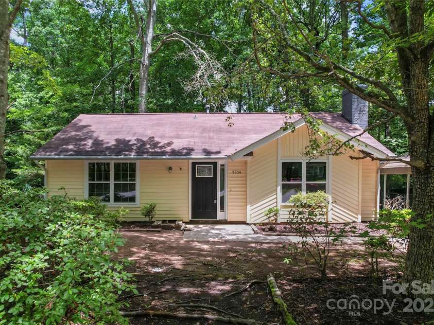 5534 Great Wagon Road, Charlotte, NC 28215.  MLS# CAR4273734, YatesRealty ID 33116. 