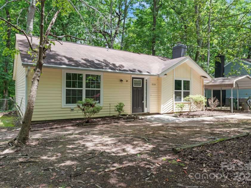 5534 Great Wagon Road, Charlotte, NC 28215.  MLS# CAR4273734, YatesRealty ID 33116. 
