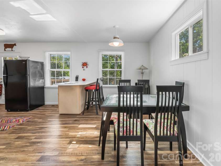 19 Wilburn Road, Asheville, NC 28806.  MLS# CAR4397965, YatesRealty ID 33117. 