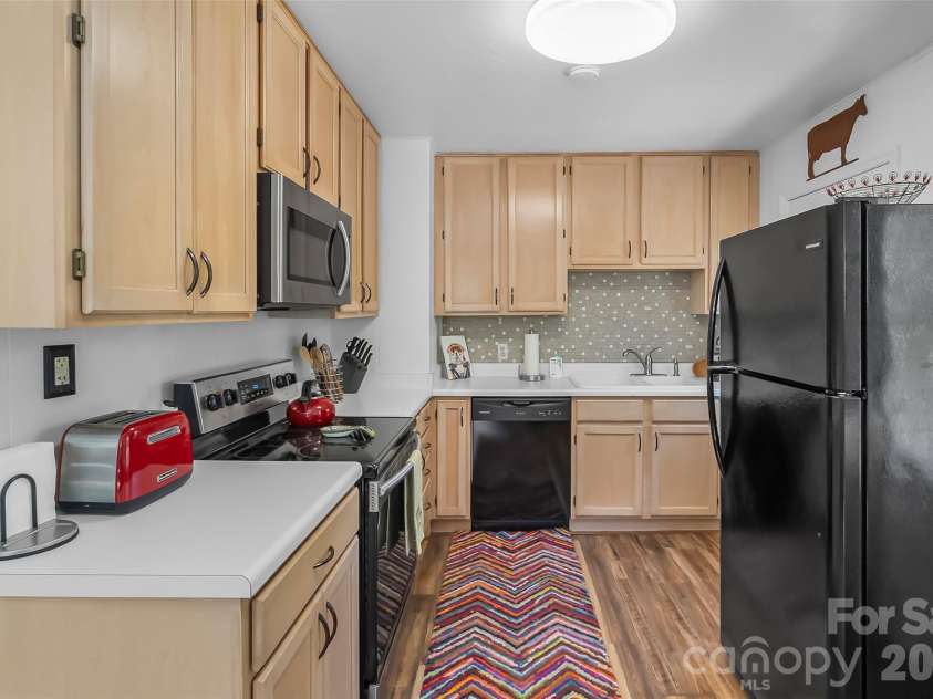 19 Wilburn Road, Asheville, NC 28806.  MLS# CAR4397965, YatesRealty ID 33117. 