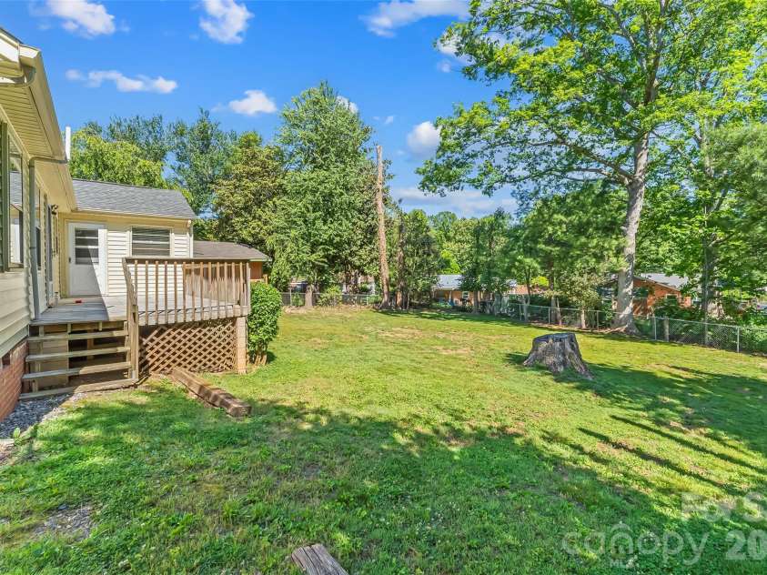 19 Wilburn Road, Asheville, NC 28806.  MLS# CAR4397965, YatesRealty ID 33117. 
