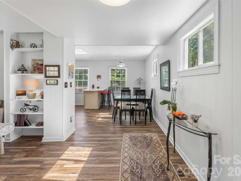 19 Wilburn Road, Asheville, NC 28806.  MLS# CAR4426206, YatesRealty ID 33117. 