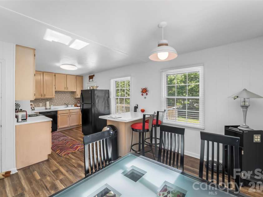 19 Wilburn Road, Asheville, NC 28806.  MLS# CAR4426206, YatesRealty ID 33117. 