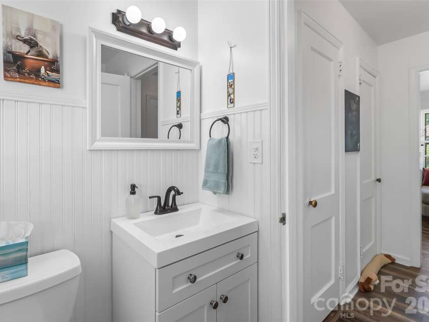 19 Wilburn Road, Asheville, NC 28806.  MLS# CAR4426206, YatesRealty ID 33117. 
