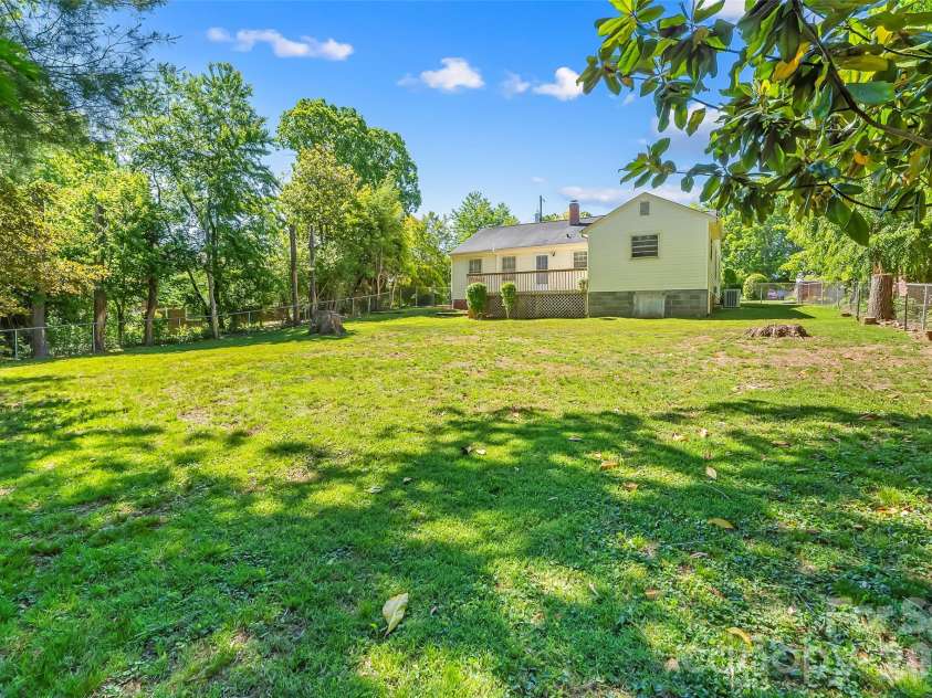 19 Wilburn Road, Asheville, NC 28806.  MLS# CAR4426206, YatesRealty ID 33117. 