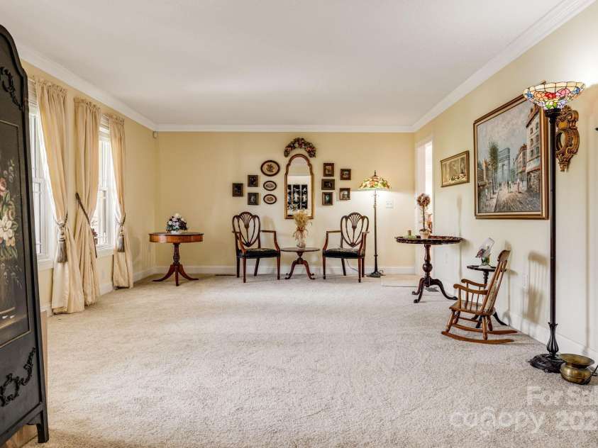 350 Old Sunset Hill Road, Hendersonville, NC 28792.  MLS# CAR4323203, YatesRealty ID 33117. 