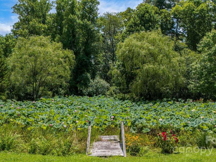 350 Old Sunset Hill Road, Hendersonville, NC 28792.  MLS# CAR4323203, YatesRealty ID 33117. 