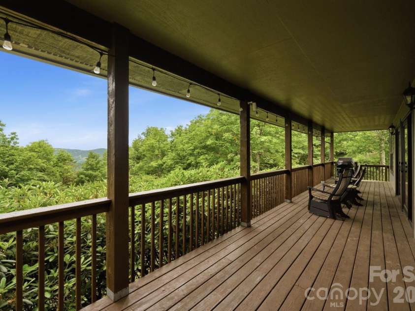 276 Four Diamond Drive, Seven Devils, NC 28604.  MLS# CAR4394348, YatesRealty ID 33119. 