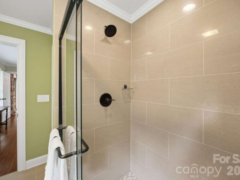 276 Four Diamond Drive, Seven Devils, NC 28604.  MLS# CAR4394348, YatesRealty ID 33119. 