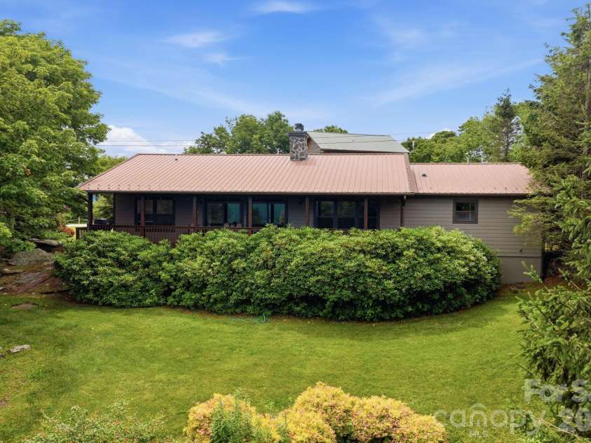 276 Four Diamond Drive, Seven Devils, NC 28604.  MLS# CAR4394348, YatesRealty ID 33119. 