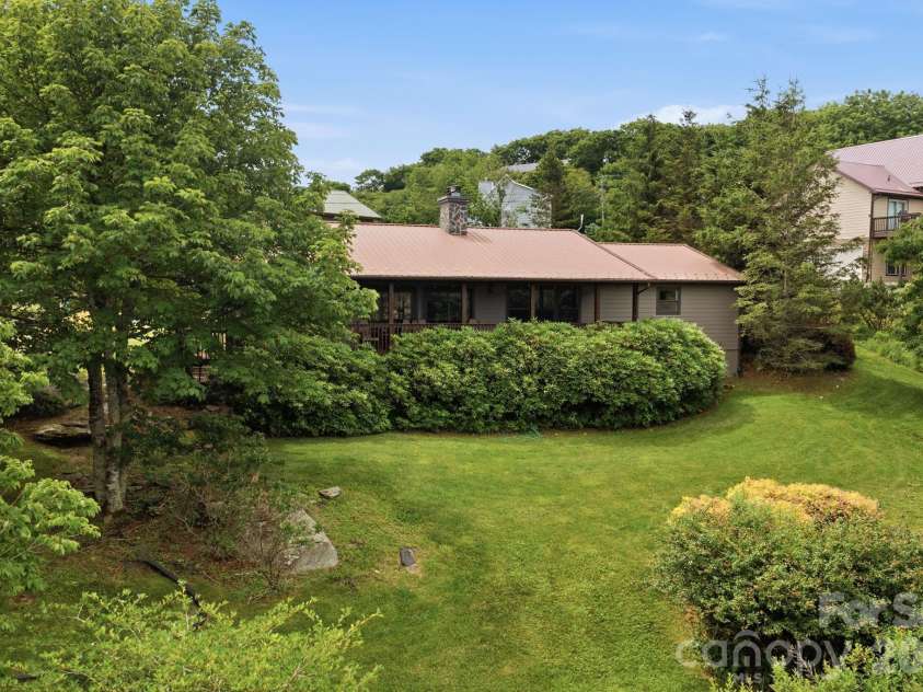 276 Four Diamond Drive, Seven Devils, NC 28604.  MLS# CAR4394348, YatesRealty ID 33119. 