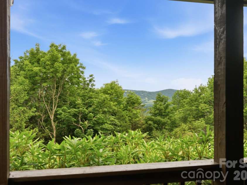 276 Four Diamond Drive, Seven Devils, NC 28604.  MLS# CAR4394348, YatesRealty ID 33119. 