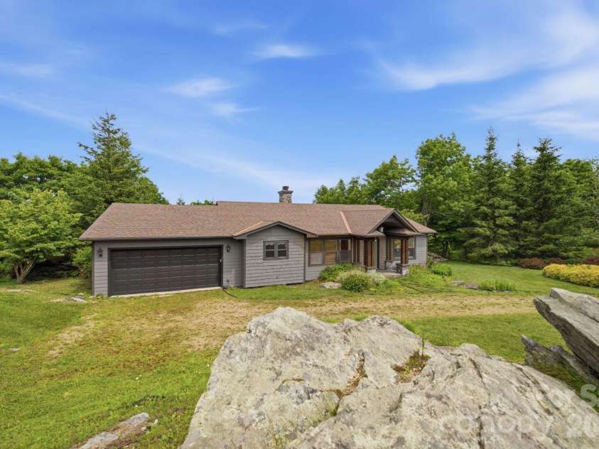 276 Four Diamond Drive, Seven Devils, NC 28604.  MLS# CAR4394348, YatesRealty ID 33119. 
