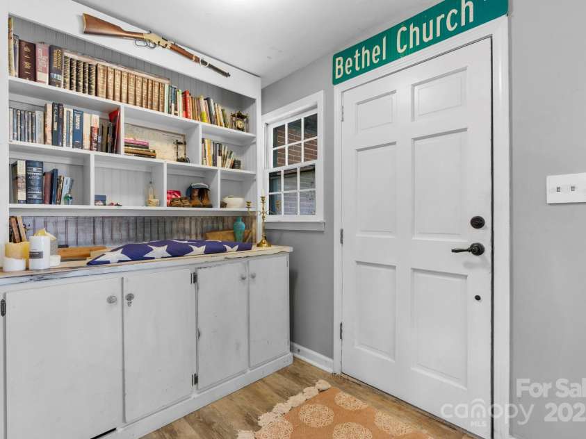 3843 22nd Street, Hickory, NC 28601.  MLS# CAR4289895, YatesRealty ID 33119. 