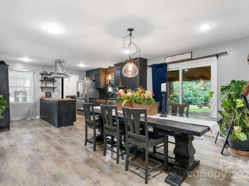 3843 22nd Street, Hickory, NC 28601.  MLS# CAR4289895, YatesRealty ID 33119. 