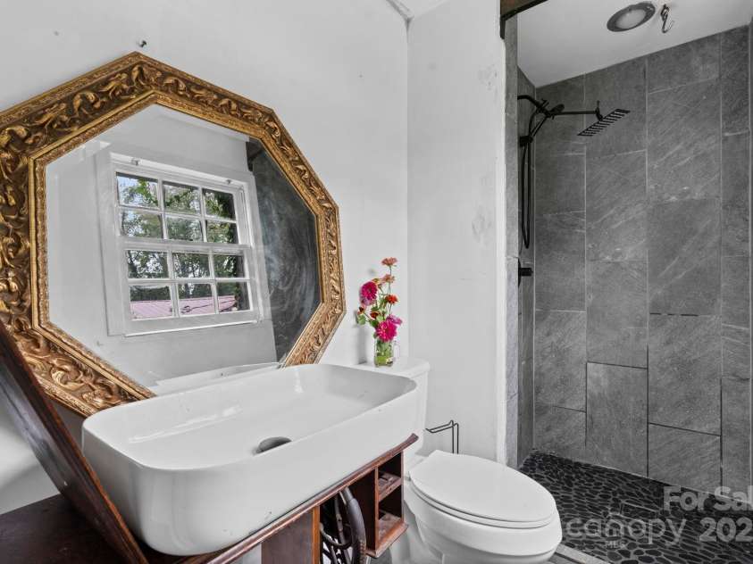 3843 22nd Street, Hickory, NC 28601.  MLS# CAR4289895, YatesRealty ID 33119. 