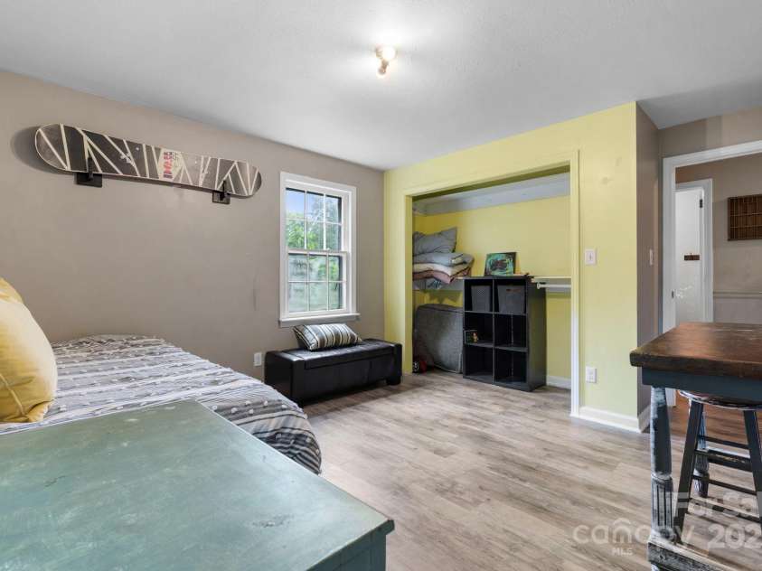 3843 22nd Street, Hickory, NC 28601.  MLS# CAR4289895, YatesRealty ID 33119. 