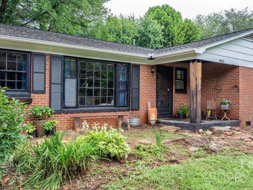 3843 22nd Street, Hickory, NC 28601.  MLS# CAR4289895, YatesRealty ID 33119. 