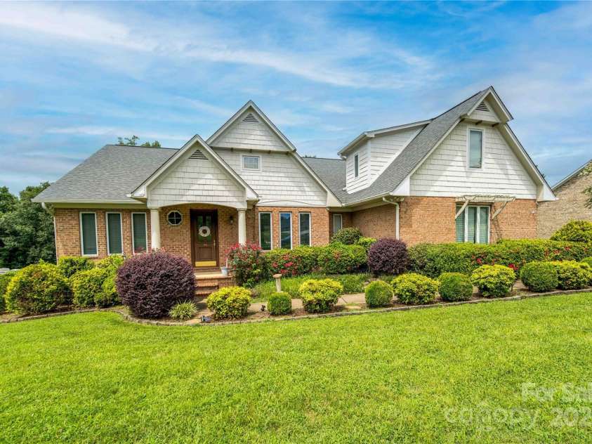 38 Par Drive, Granite Falls, NC 28630.  MLS# CAR4309400, YatesRealty ID 3312. 