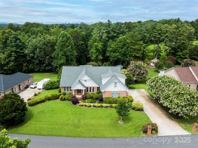 38 Par Drive, Granite Falls, NC 28630.  MLS# CAR4309400, YatesRealty ID 3312. 