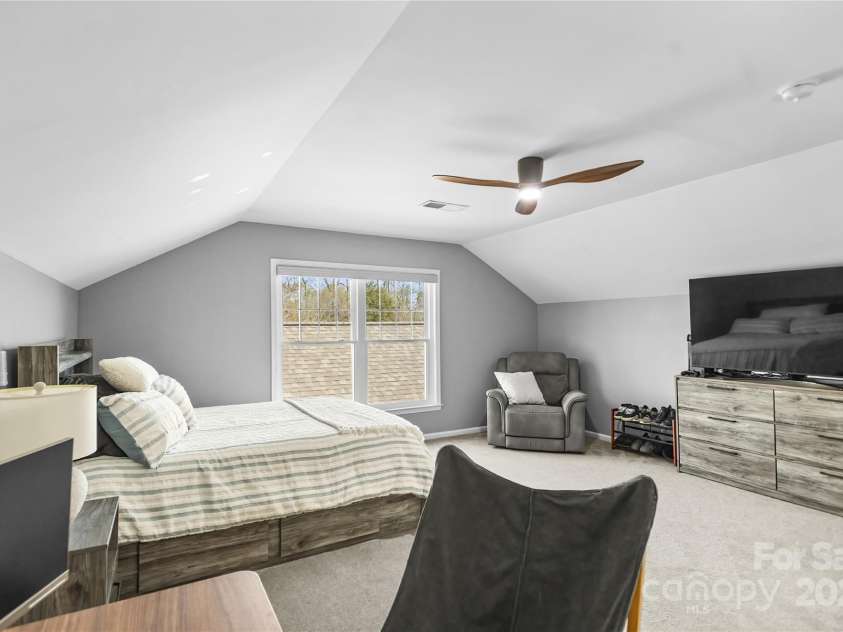 9724 Cadman Court, Cornelius, NC 28031.  MLS# CAR4233696, YatesRealty ID 3312. 3rd Floor Bed/Bonus!