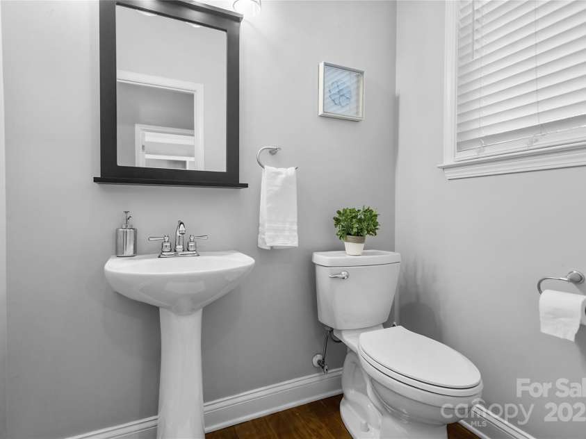 9724 Cadman Court, Cornelius, NC 28031.  MLS# CAR4233696, YatesRealty ID 3312. Half Bath on main!