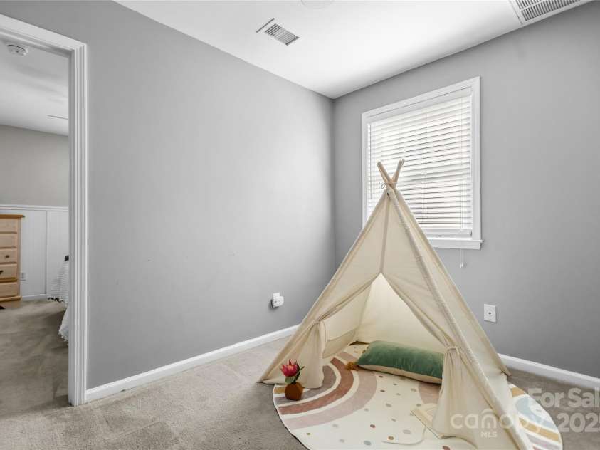 9724 Cadman Court, Cornelius, NC 28031.  MLS# CAR4233696, YatesRealty ID 3312. Loft!