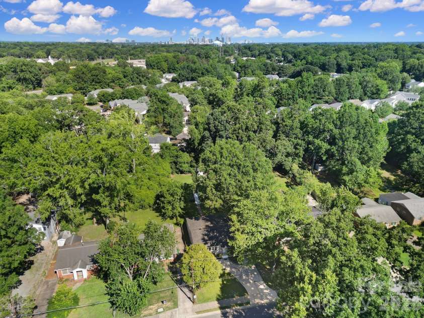1801 Dallas Avenue, Charlotte, NC 28205.  MLS# CAR4397599, YatesRealty ID 33122. 