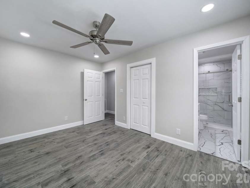 1801 Dallas Avenue, Charlotte, NC 28205.  MLS# CAR4397599, YatesRealty ID 33122. 