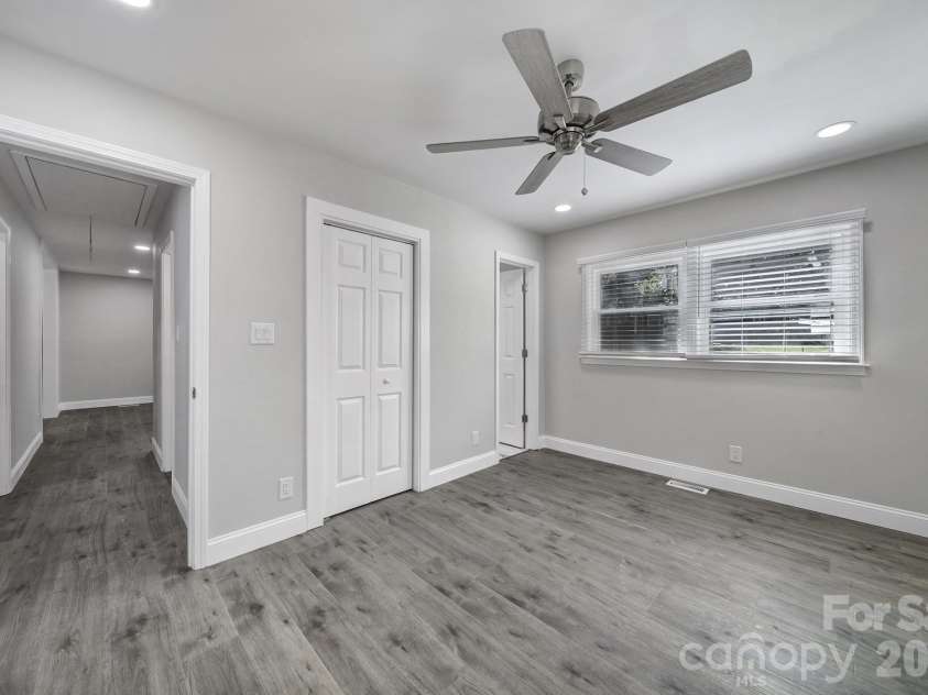1801 Dallas Avenue, Charlotte, NC 28205.  MLS# CAR4397599, YatesRealty ID 33122. 
