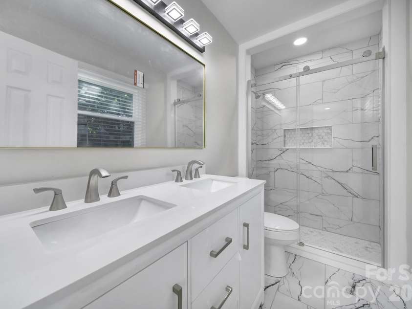 1801 Dallas Avenue, Charlotte, NC 28205.  MLS# CAR4397599, YatesRealty ID 33122. 