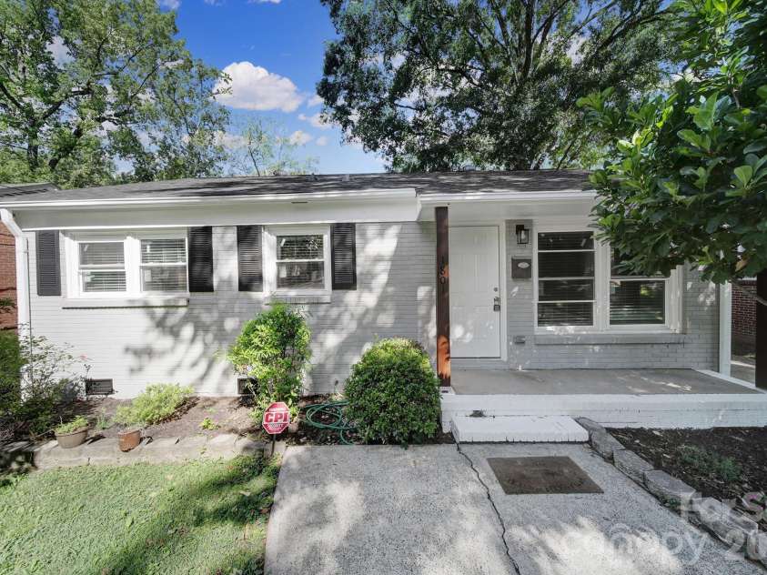 1801 Dallas Avenue, Charlotte, NC 28205.  MLS# CAR4397599, YatesRealty ID 33122. 