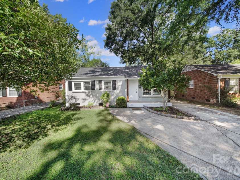 1801 Dallas Avenue, Charlotte, NC 28205.  MLS# CAR4397599, YatesRealty ID 33122. 