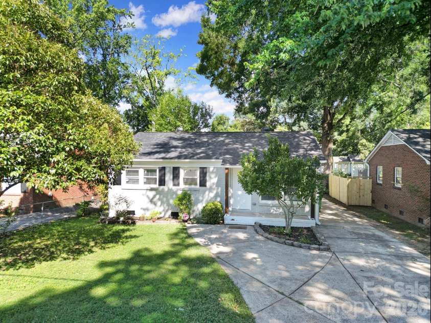 1801 Dallas Avenue, Charlotte, NC 28205.  MLS# CAR4397599, YatesRealty ID 33122. 