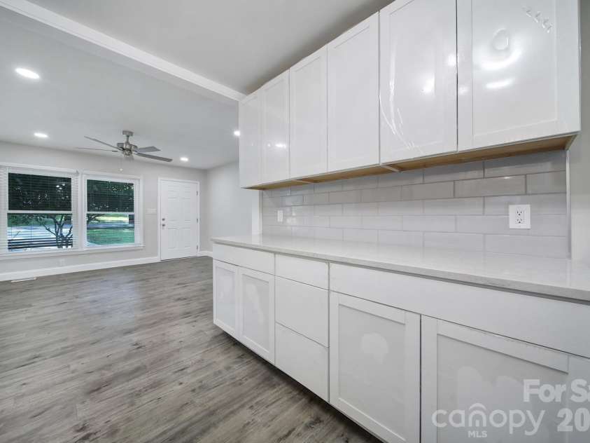 1801 Dallas Avenue, Charlotte, NC 28205.  MLS# CAR4397599, YatesRealty ID 33122. 