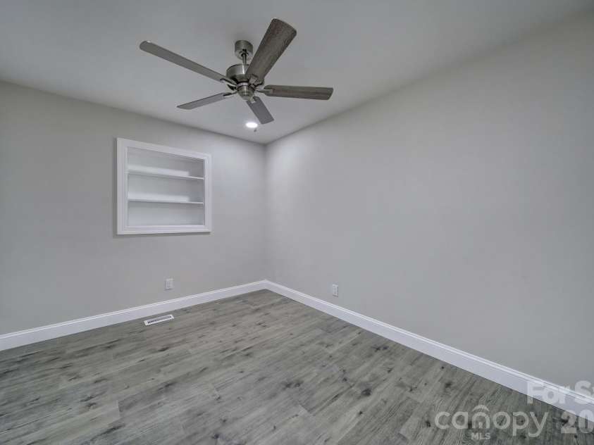 1801 Dallas Avenue, Charlotte, NC 28205.  MLS# CAR4397599, YatesRealty ID 33122. 