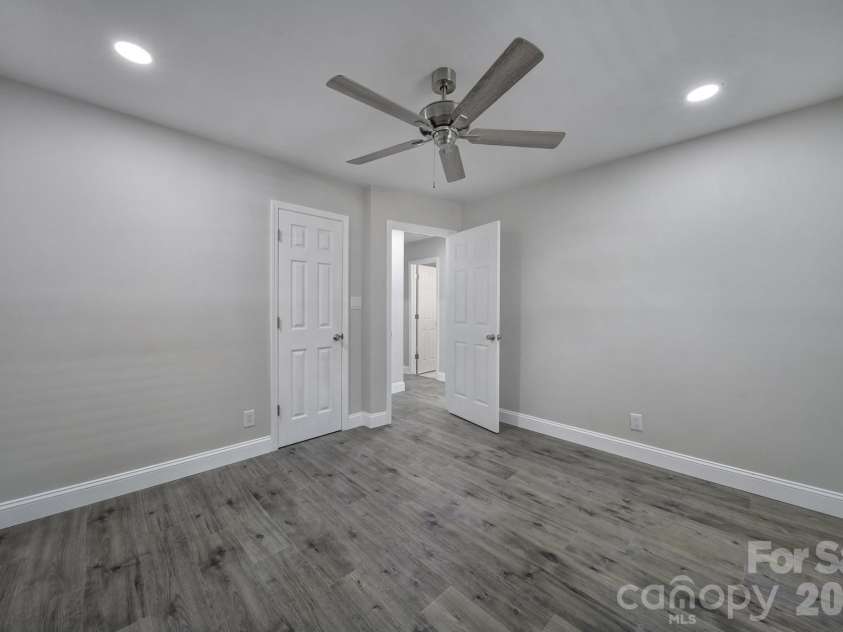 1801 Dallas Avenue, Charlotte, NC 28205.  MLS# CAR4397599, YatesRealty ID 33122. 