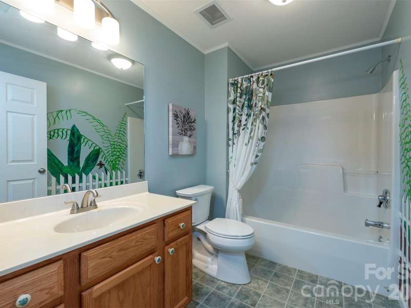 509 Carrington Place, Arden, NC 28704.  MLS# CAR4384818, YatesRealty ID 33123. Bath 2