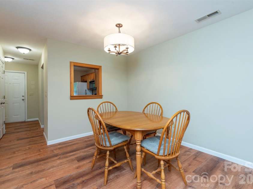 509 Carrington Place, Arden, NC 28704.  MLS# CAR4384818, YatesRealty ID 33123. Dining