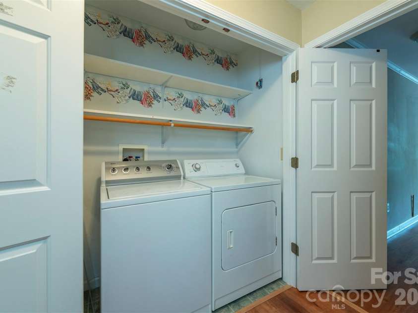 509 Carrington Place, Arden, NC 28704.  MLS# CAR4384818, YatesRealty ID 33123. Laundry Area
