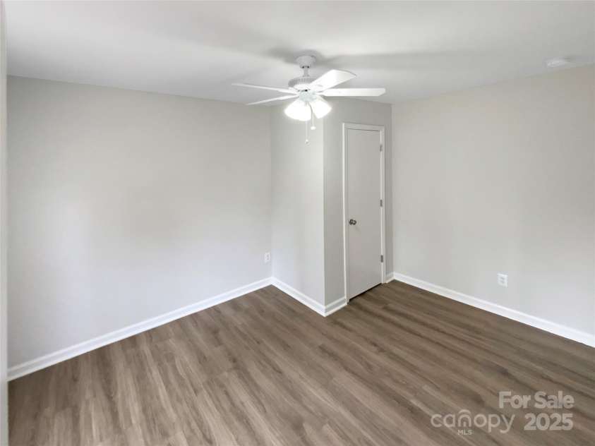 510 Newport Drive, Salisbury, NC 28144.  MLS# CAR4235417, YatesRealty ID 33123. 