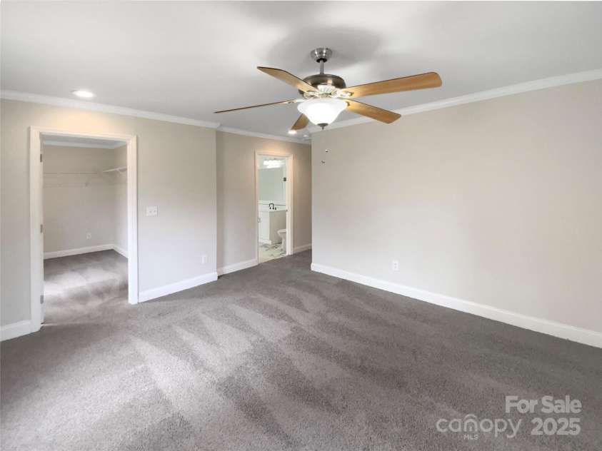510 Newport Drive, Salisbury, NC 28144.  MLS# CAR4235417, YatesRealty ID 33123. 
